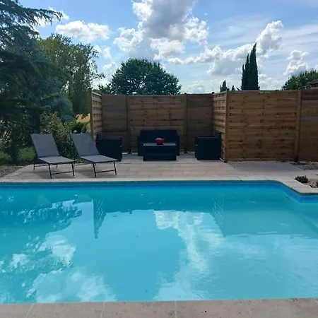 A La Campagne Avec Piscine Holiday home