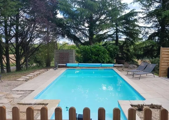A La Campagne Avec Piscine Saint-Barthelemy-d'Agenais