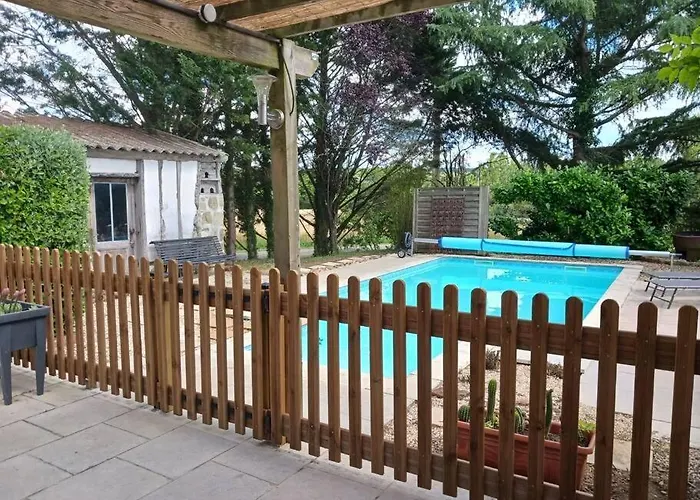 Дом отдыха A La Campagne Avec Piscine